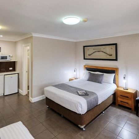 Country Leisure Motor Inn Дабо Екстериор снимка