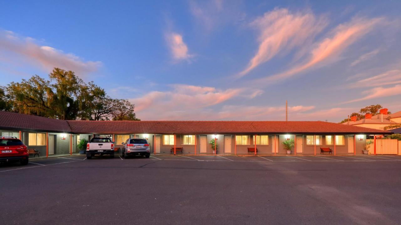 Country Leisure Motor Inn Дабо Екстериор снимка