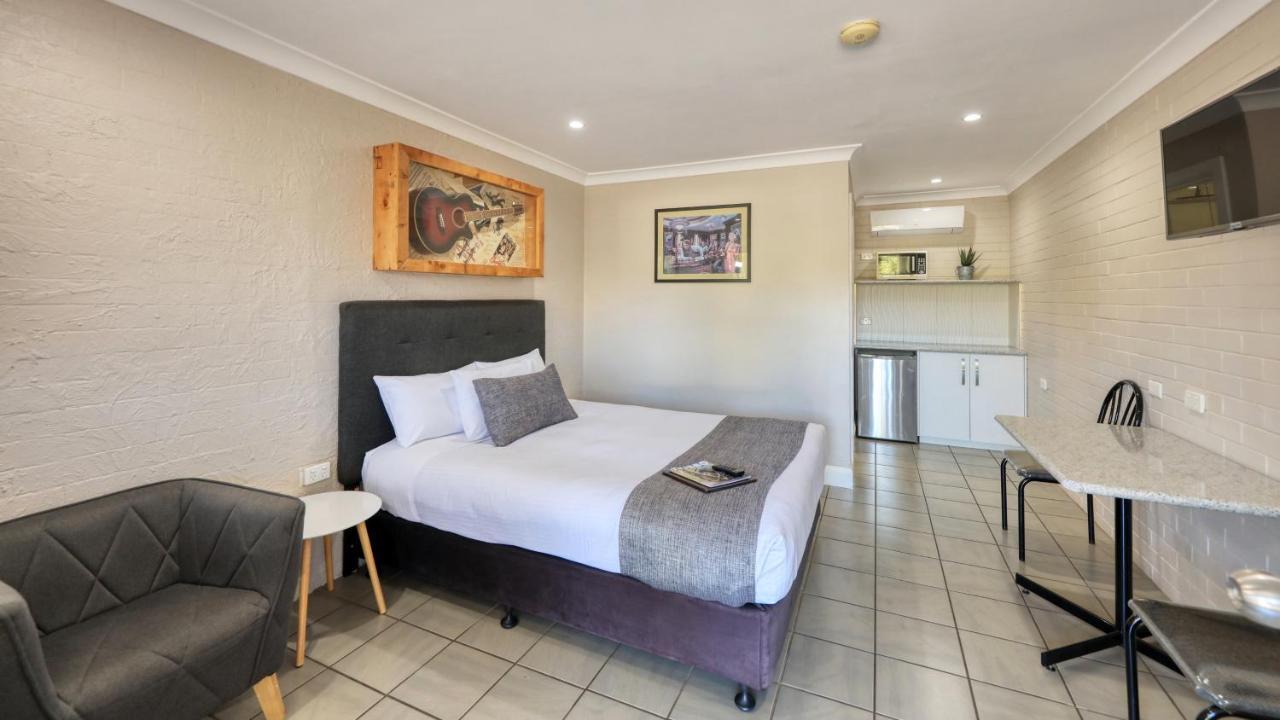 Country Leisure Motor Inn Дабо Екстериор снимка