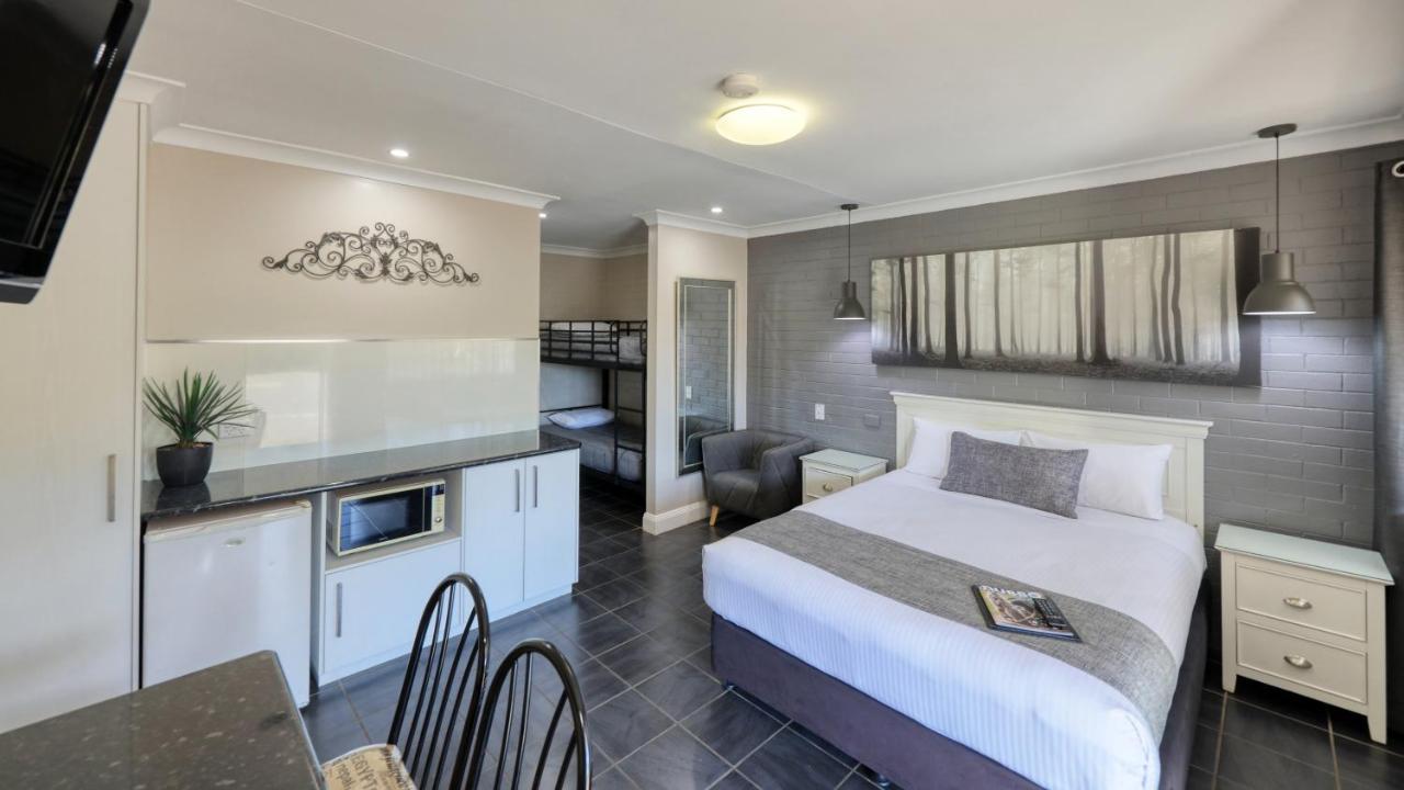 Country Leisure Motor Inn Дабо Екстериор снимка