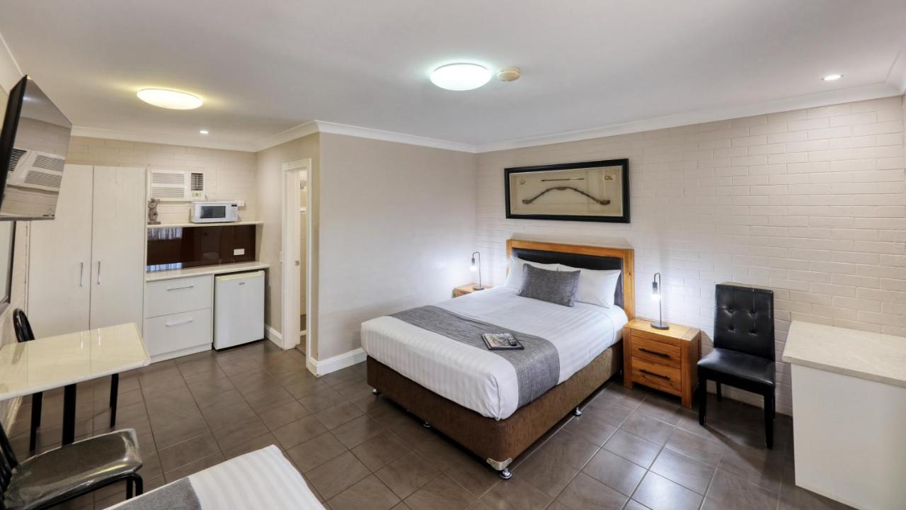 Country Leisure Motor Inn Дабо Екстериор снимка