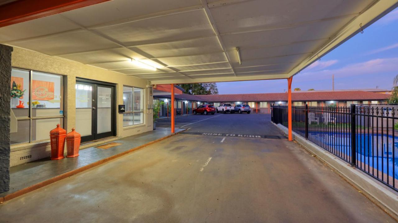 Country Leisure Motor Inn Дабо Екстериор снимка