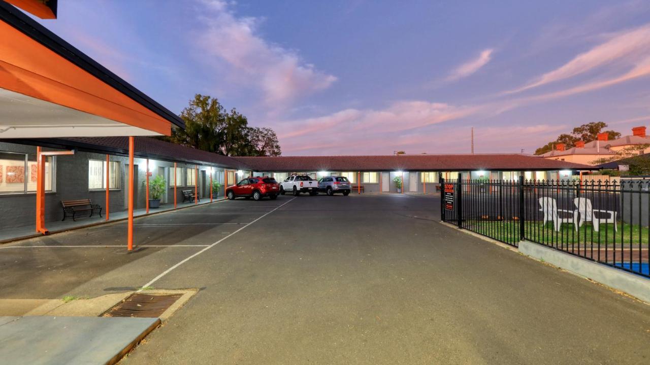 Country Leisure Motor Inn Дабо Екстериор снимка
