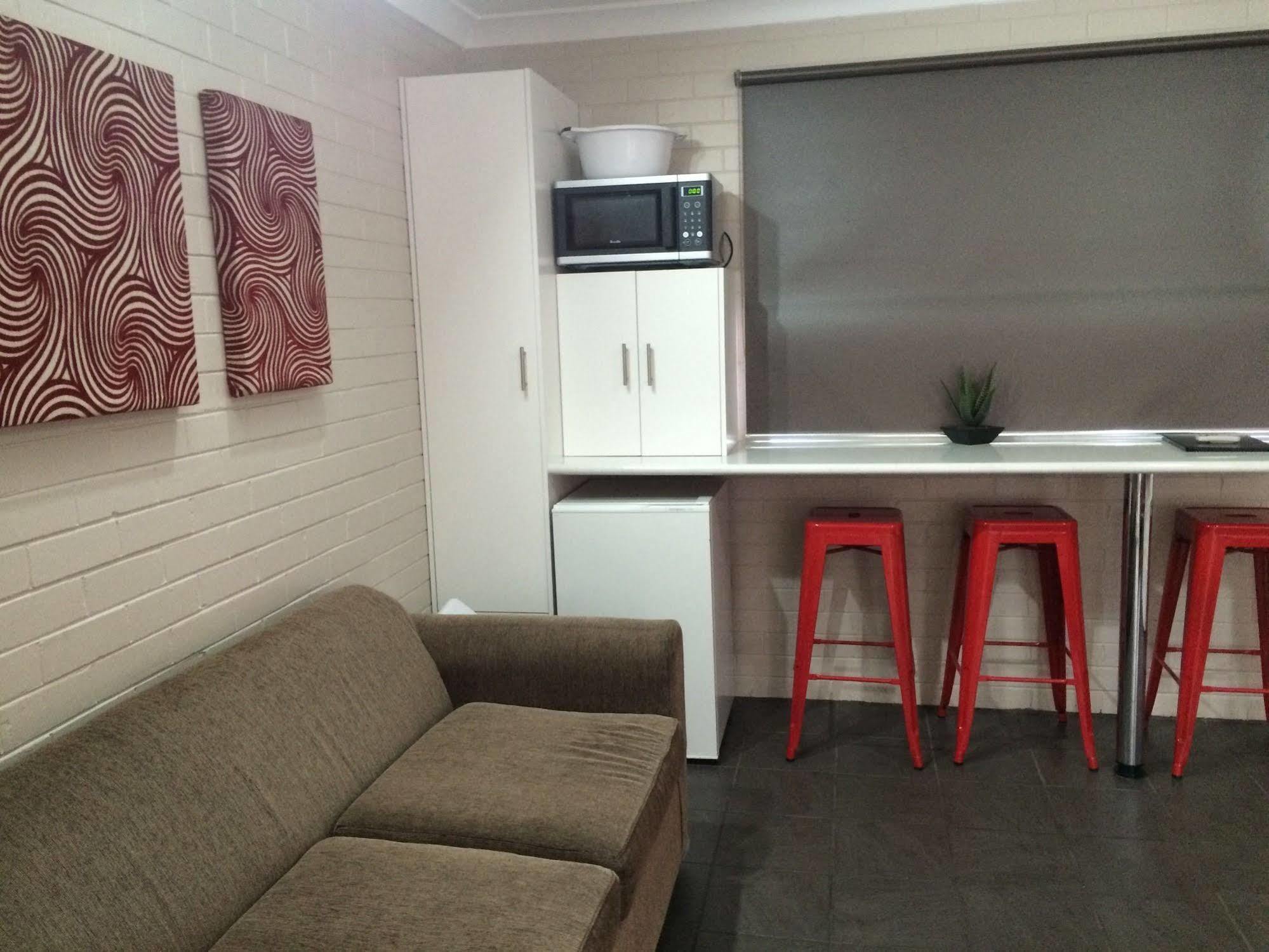 Country Leisure Motor Inn Дабо Екстериор снимка